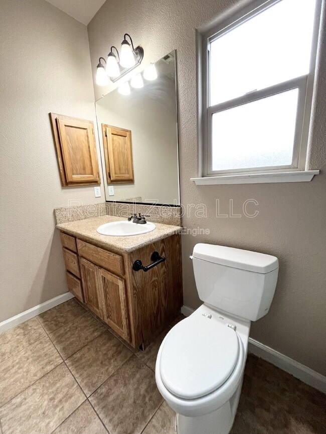 Building Photo - 308 Olive Way