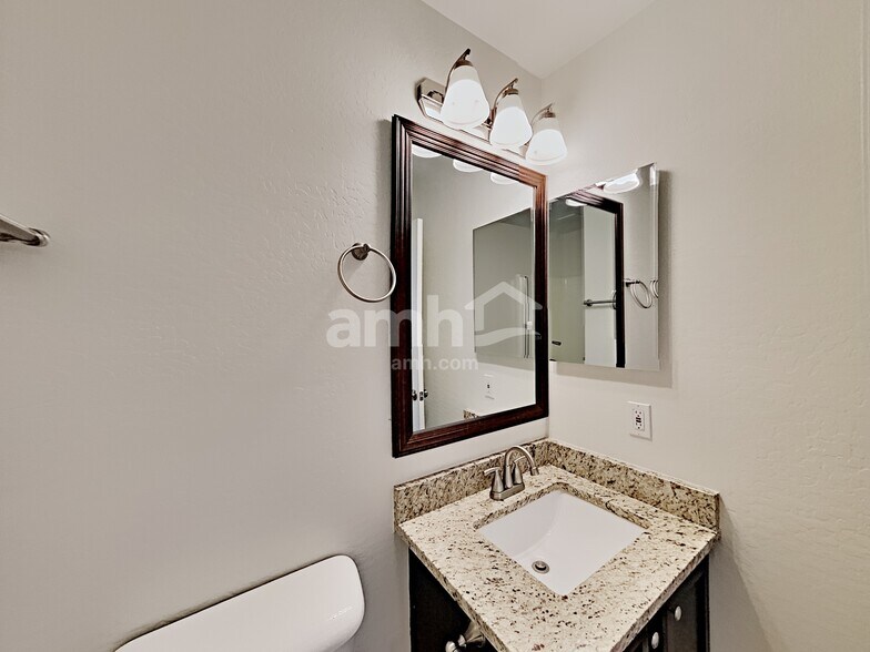 Building Photo - 7923 W Payson Rd