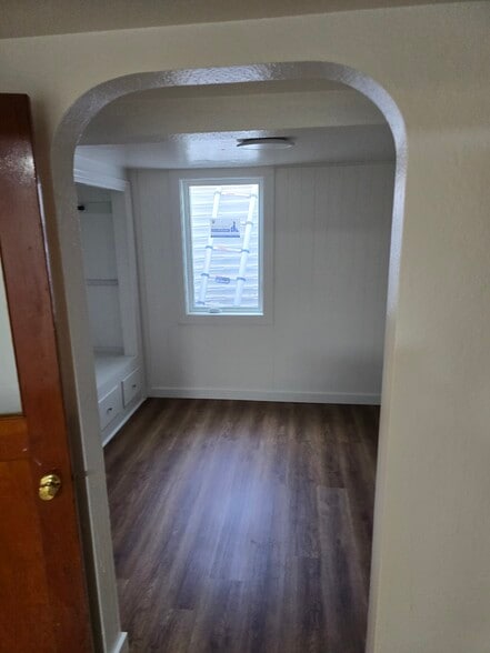 Bed 3 - 815 Marshall St