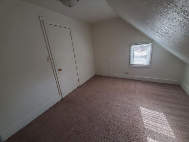 Building Photo - 206 Wright Ave