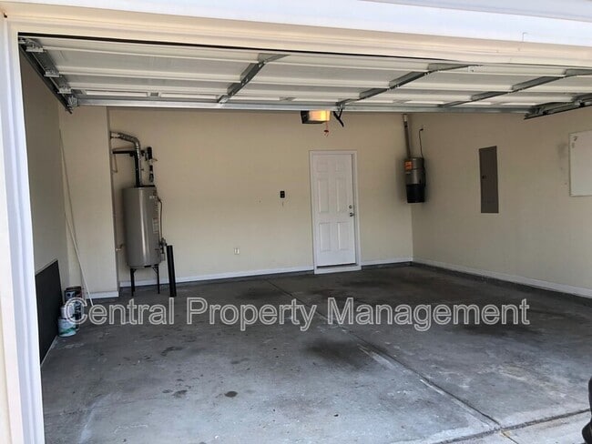 Building Photo - 547 Clairidge Dr