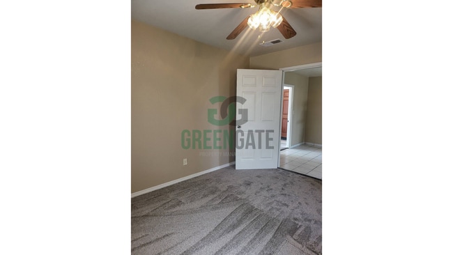 Building Photo - NOW AVAILABLE! Make this spacious 4 bedroo...