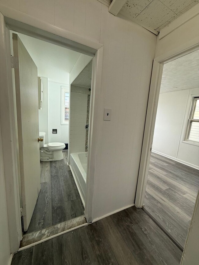 Building Photo - 929 Adeline St