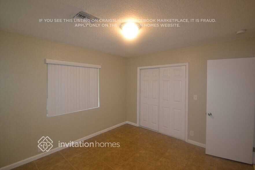 Building Photo - 2464 SW 8th St