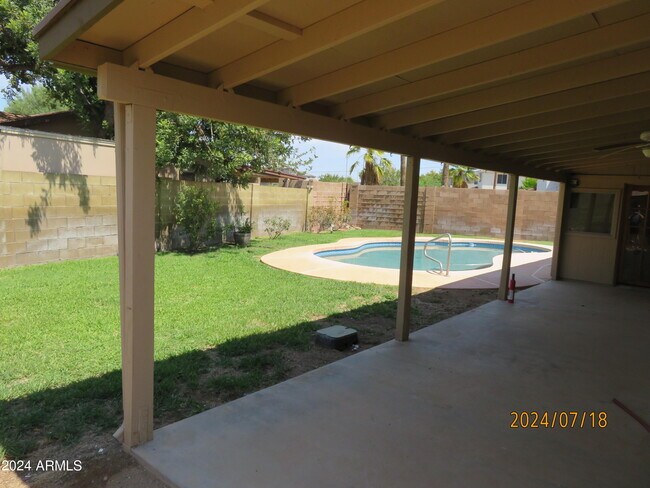 Building Photo - 11246 N 50th Dr