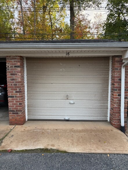 Building Photo - 139 Ridge Rd