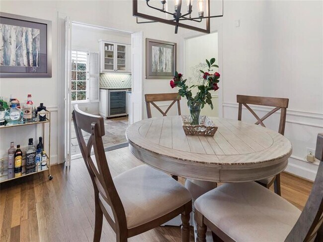 Building Photo - 1872 Wycliff Rd NW