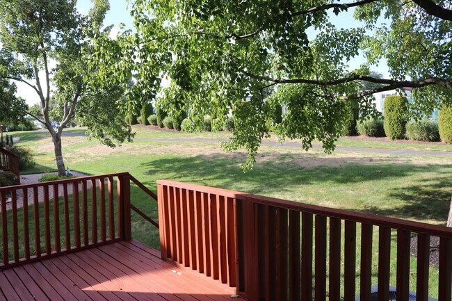 Building Photo - 17 Saxonney Cir