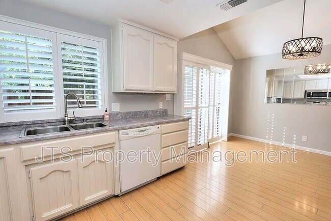 Building Photo - 9529 Lake Natoma Dr