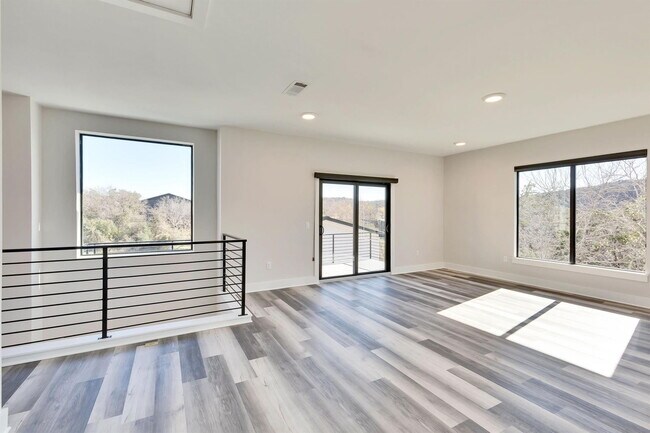 Building Photo - 1304 Minnie Dr