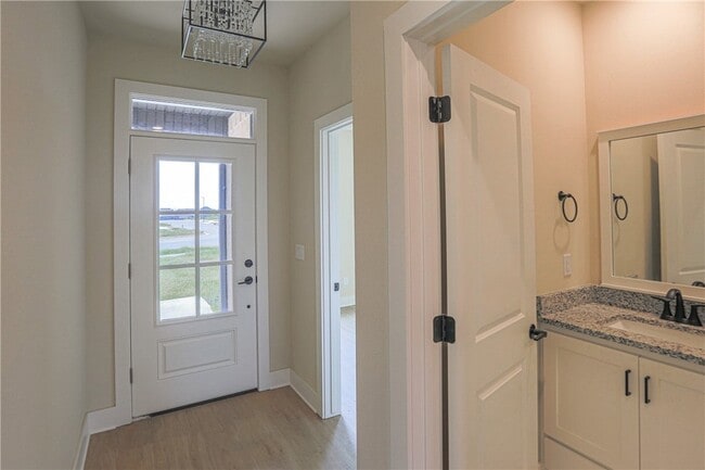 Building Photo - 970 Moksha St