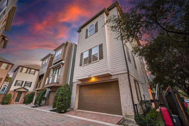 Building Photo - 620 Rutland St