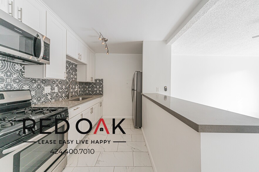 Building Photo - 6555 La Mirada Ave