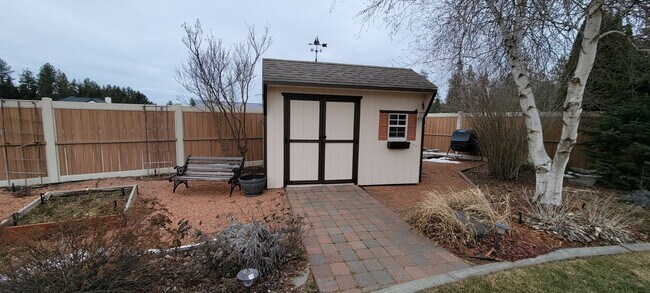 Building Photo - HUGE!  4 Bed Family Home in Mead Available...