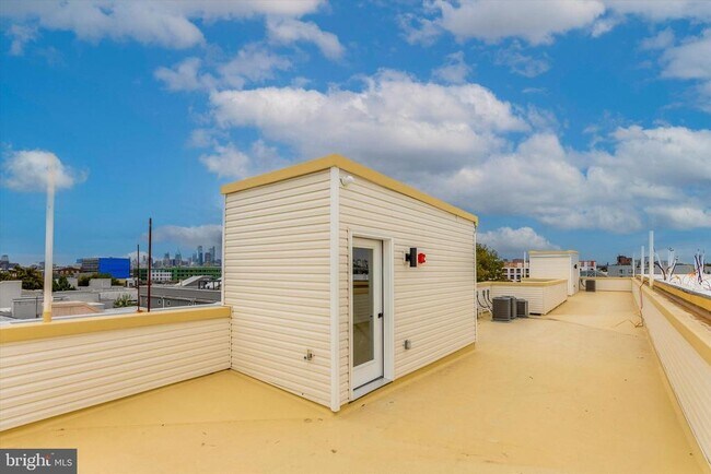 Building Photo - 1826 Frankford Ave