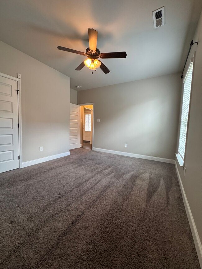 Building Photo - 234 Pumprock Dr