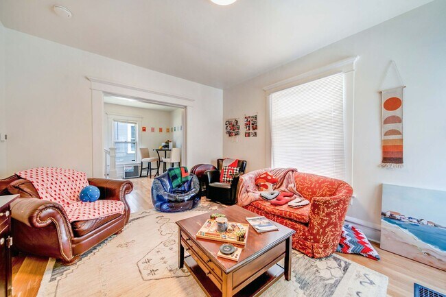 Building Photo - Ultimate 6-Bedroom House with Amazing Front Porch!