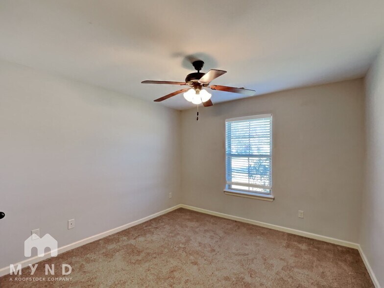 Building Photo - 460 Torino Pl