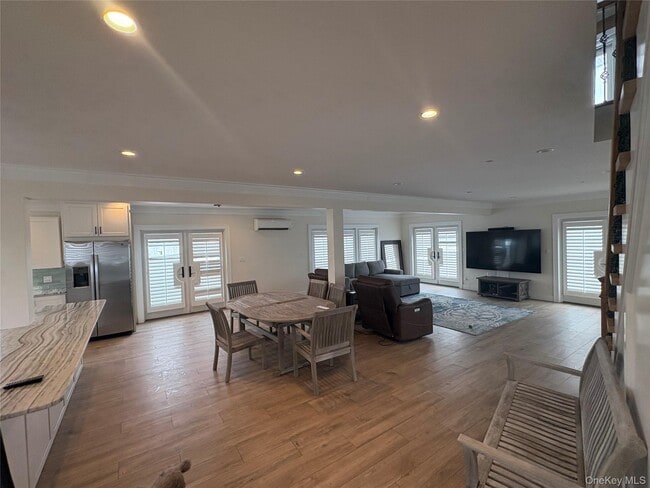 Building Photo - 2 Bay 9th St