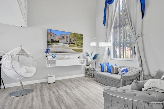 Building Photo - 2001 Barcelona Terrace