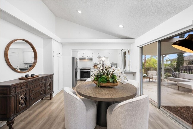 Building Photo - Mid-Century Home in Prime East Sierra Madr...