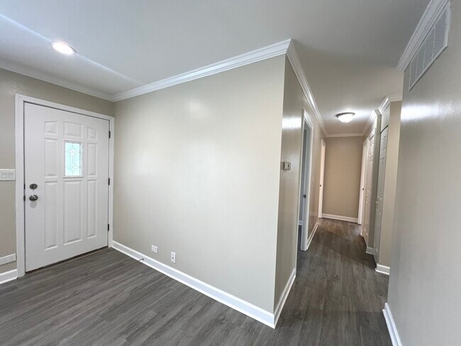 Building Photo - 206 Raupp Blvd