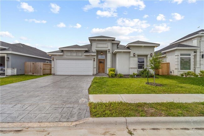 Building Photo - 13 Magnolia St