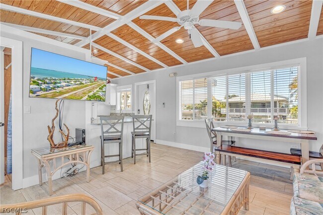 Building Photo - 280 Airport Dr S