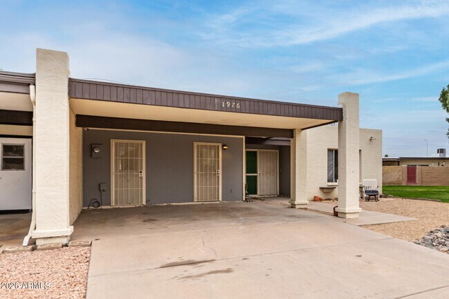 Building Photo - 1976 E Del Sur Dr