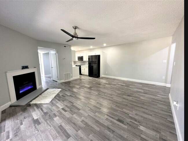 Building Photo - 3525 Sable Palm Ln