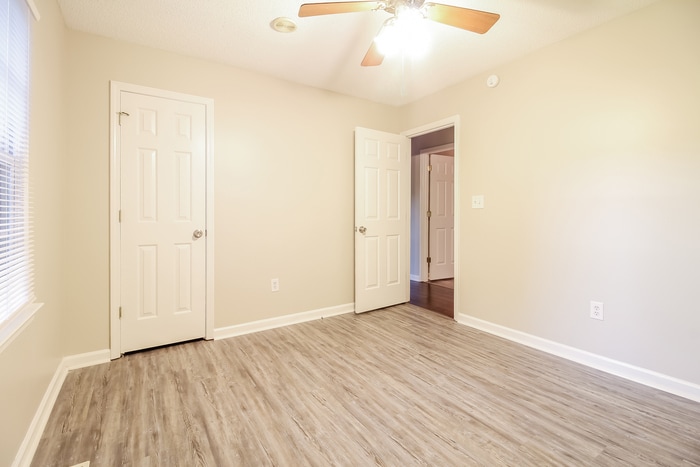 Building Photo - 704 Dunwoody Dr