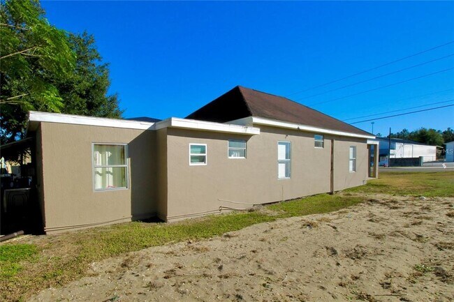 Building Photo - 610 Dundee Rd