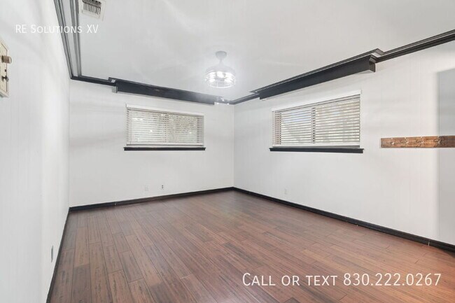 Building Photo - 28160 Windwood Dr E