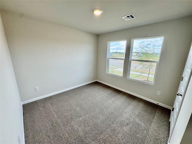 Building Photo - 6100 Blackwood Ct