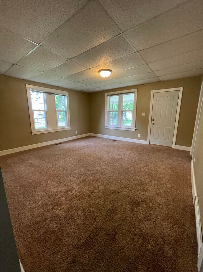 Building Photo - 503 Putnam St