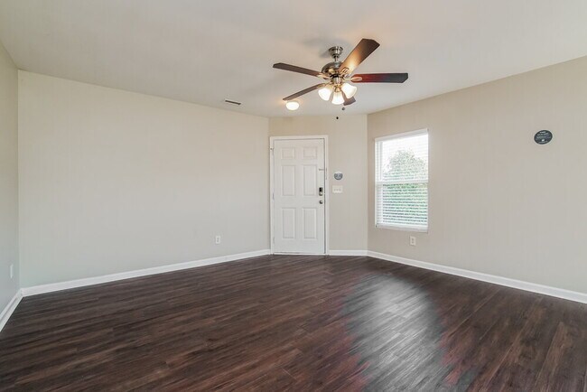 Building Photo - 141 Bellfare Dr