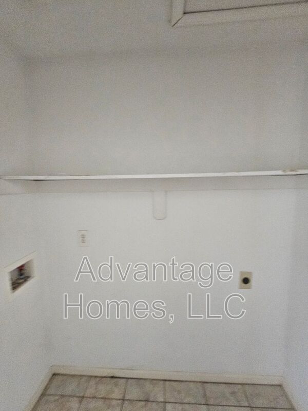 Building Photo - 801 Johnson Cir