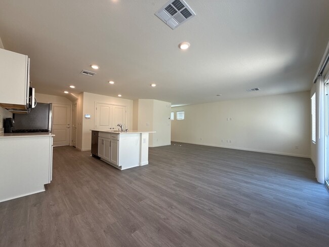 Building Photo - 10415 Ricordi St