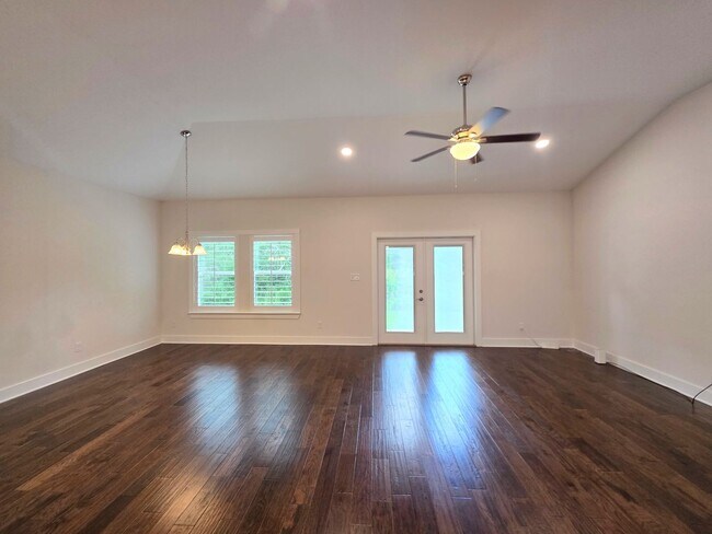 Building Photo - 4570 Omaha Dr