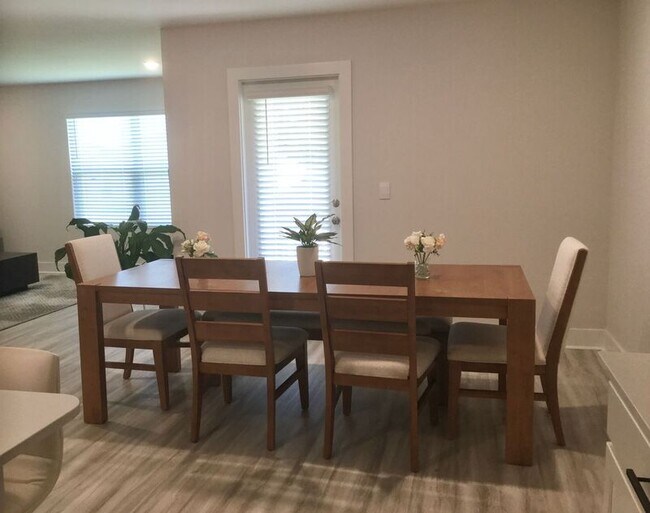 Building Photo - 8366 Burch Ct