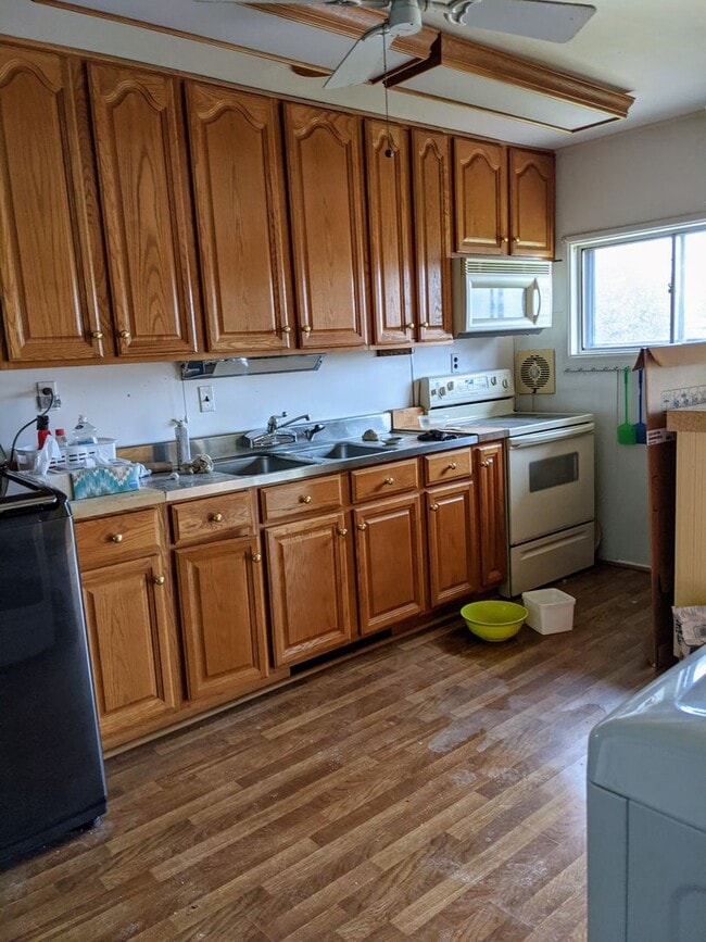 Building Photo - 17 Montvale Rd