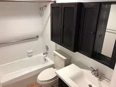 Building Photo - 4057 Brant St