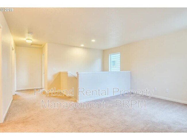 Building Photo - 5113 SE Lone Oak St