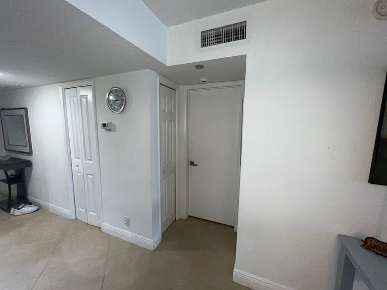 Building Photo - 2900 N Course Dr
