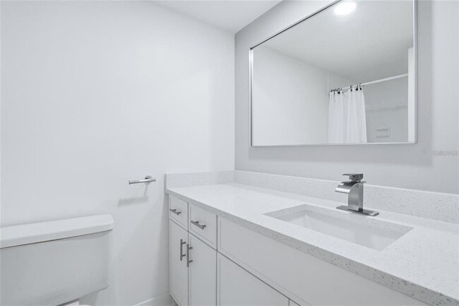 Building Photo - 5095 Bay St NE