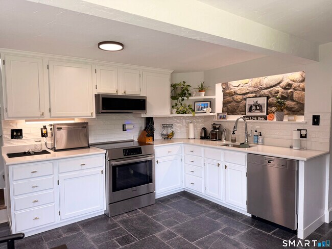 Building Photo - 199 CT-37