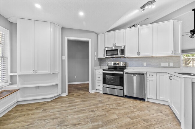 Building Photo - 19630 San Gabriel Dr