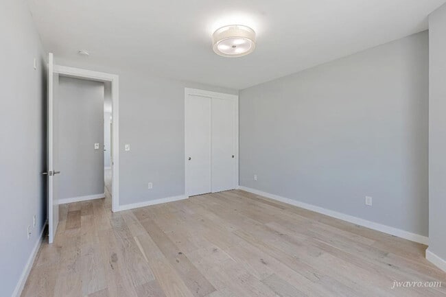 Building Photo - 1547 Clement St