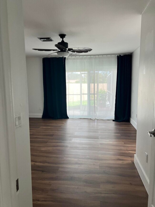 Building Photo - 3210 NW 23rd Ter