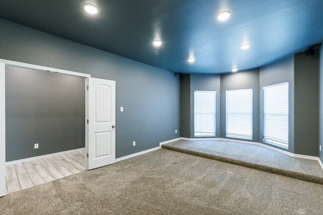 Building Photo - Beautiful home with a Media Room!